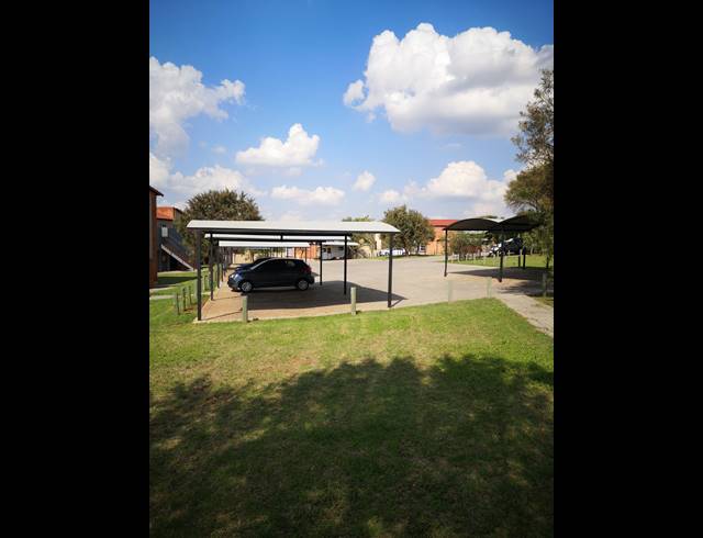 2 BEDROOM APARTMENT FOR SALE IN WILLOWBROOK